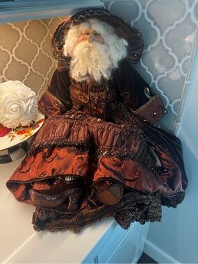 Katherine’s Collection Wayne Kleski Santa Di Lucchio 33”